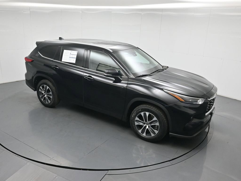 Used 2022 Toyota Highlander XLE FWD image 41