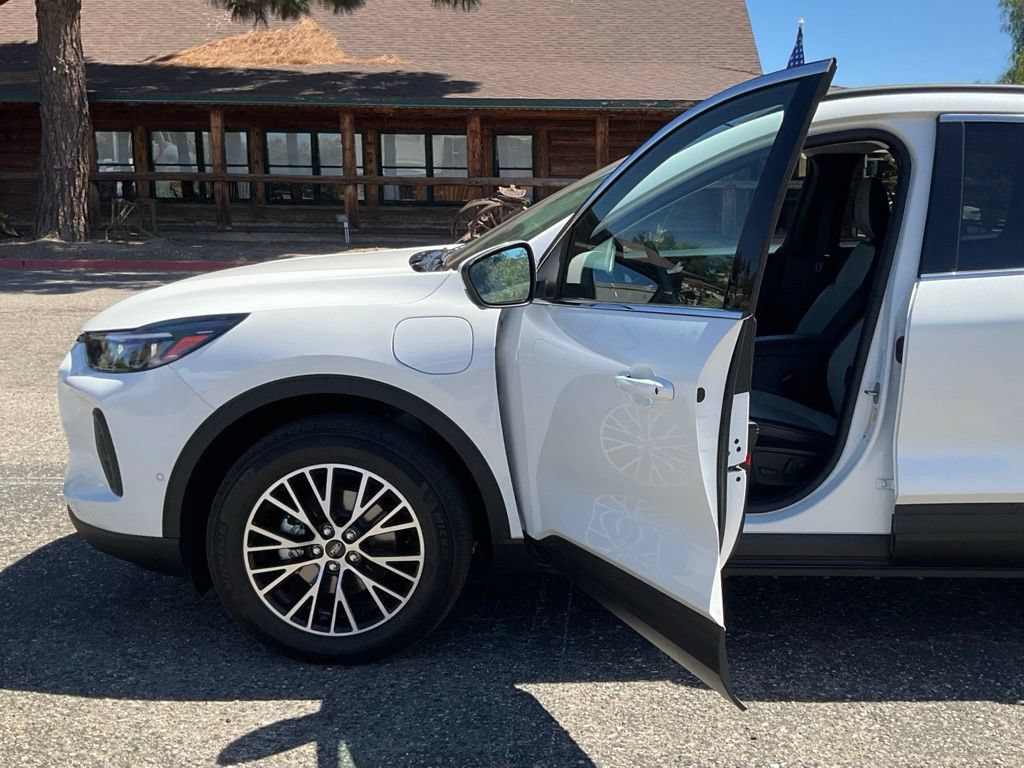 Certified 2024 Ford Escape SE w/ PHEV Premium Package FWD image 39
