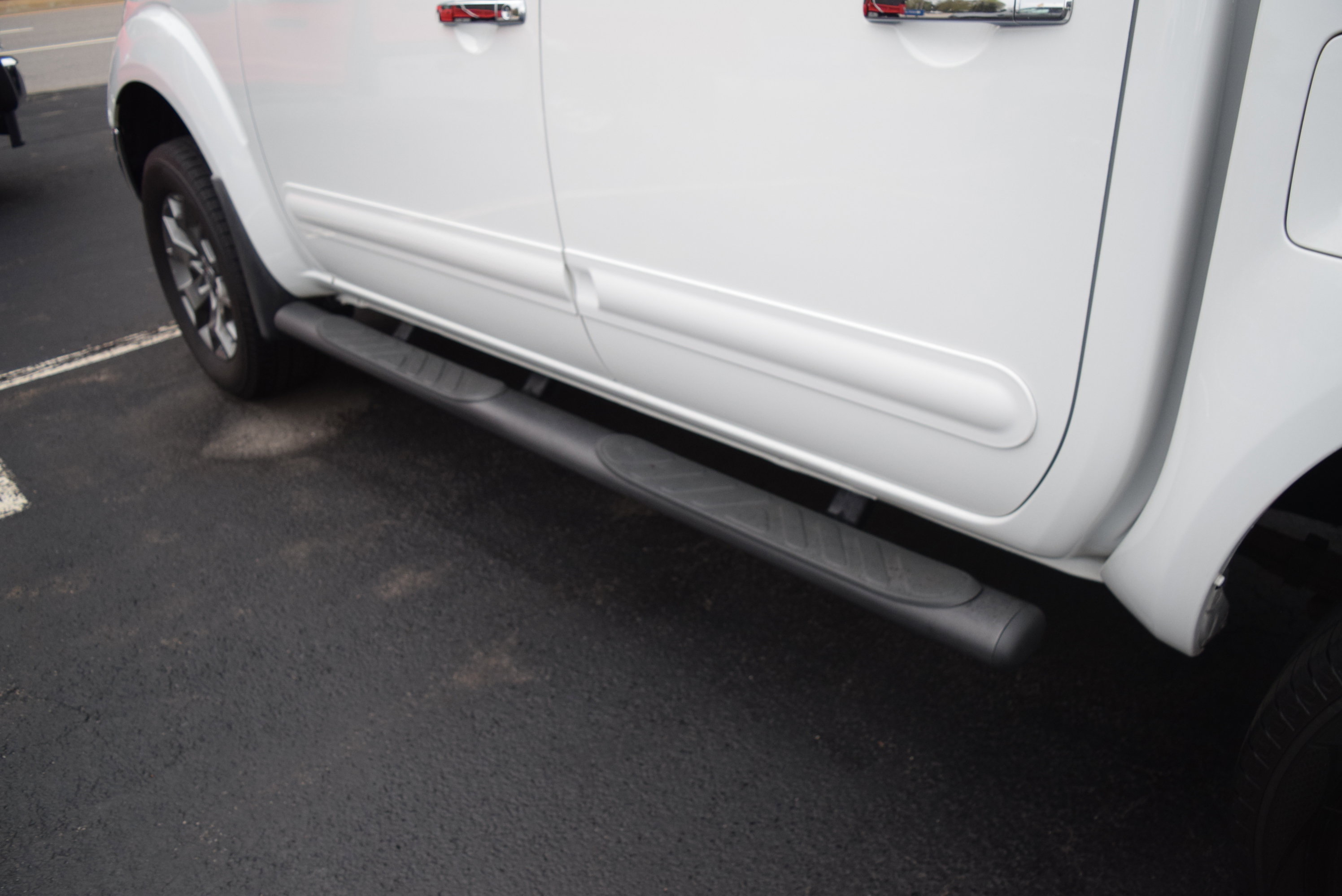 Used 2017 Nissan Frontier SL image 9