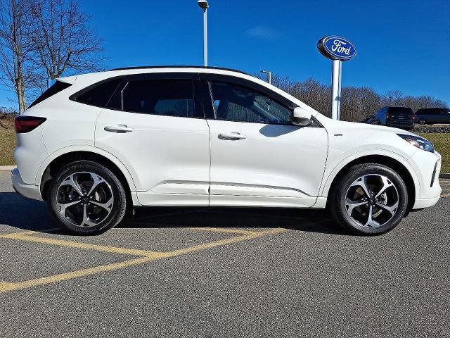 Certified 2023 Ford Escape ST-Line Select w/ Tech Pack #2 image 5