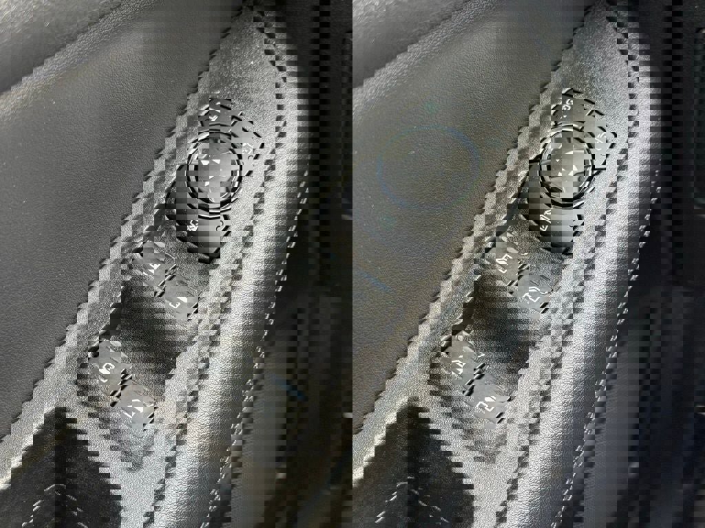 Certified 2024 Ford Edge SEL w/ Convenience Package image 18