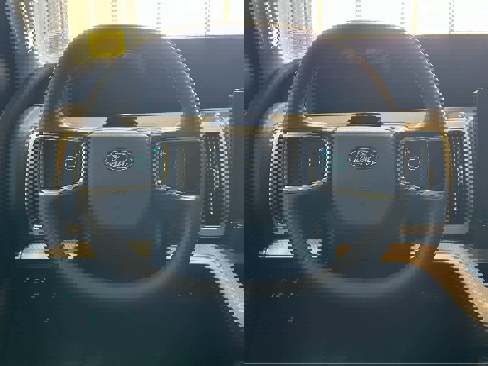 Certified 2025 Ford Expedition Active image 12