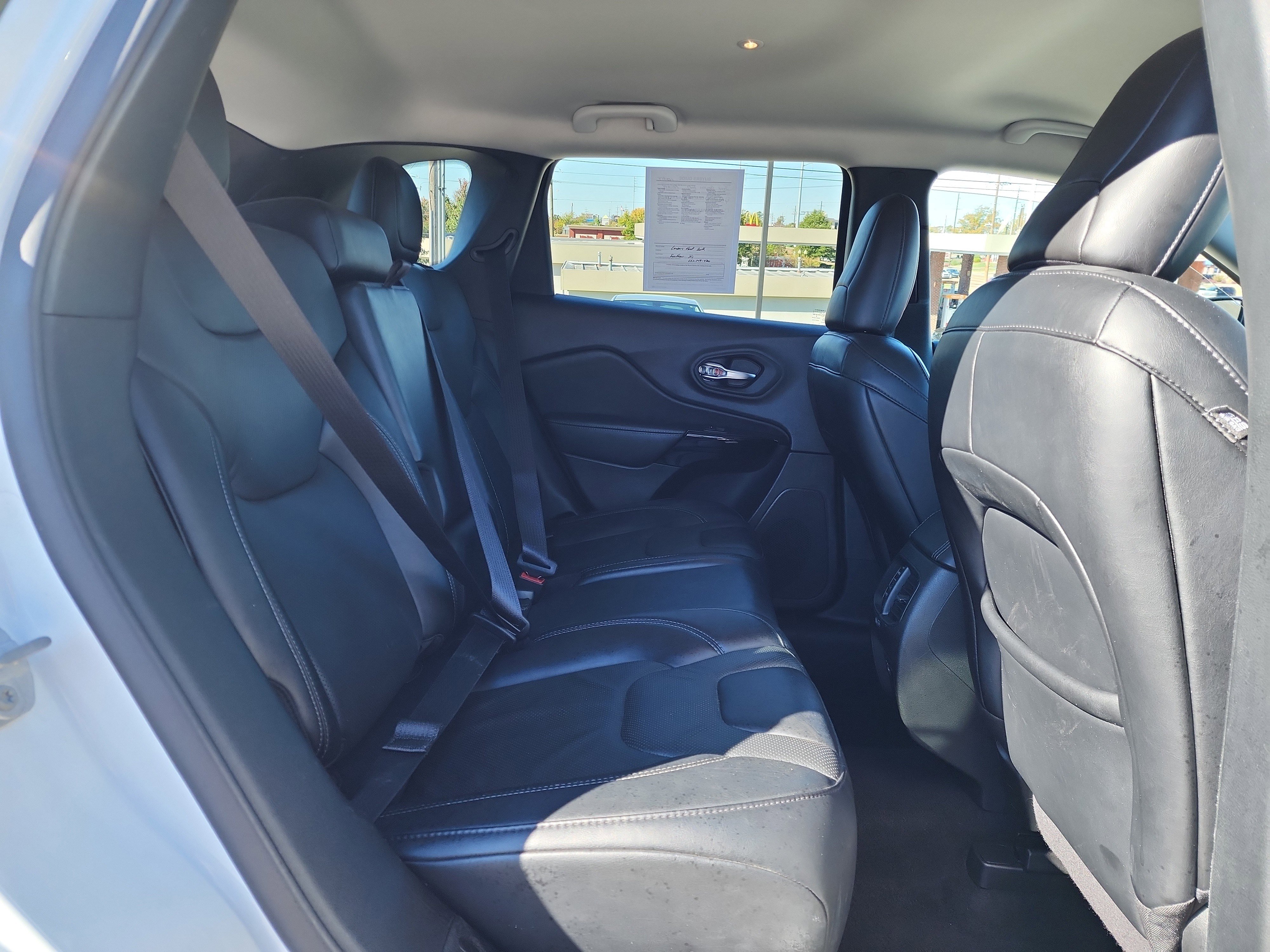 Used 2023 Jeep Cherokee Altitude Lux image 11