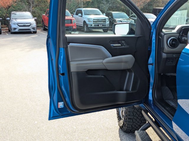 Used 2023 Chevrolet Colorado ZR2 w/ ZR2 Convenience Package III image 14