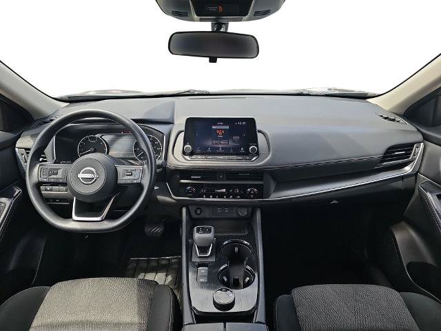 Used 2024 Nissan Rogue SV AWD/4WD image 9