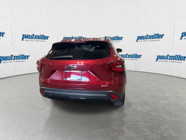 Used 2025 Chevrolet Trax RS FWD image 10