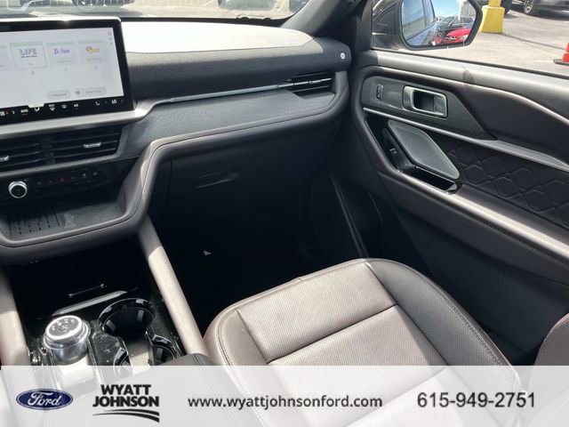 Certified 2025 Ford Explorer Platinum w/ LUX Leather Package image 16