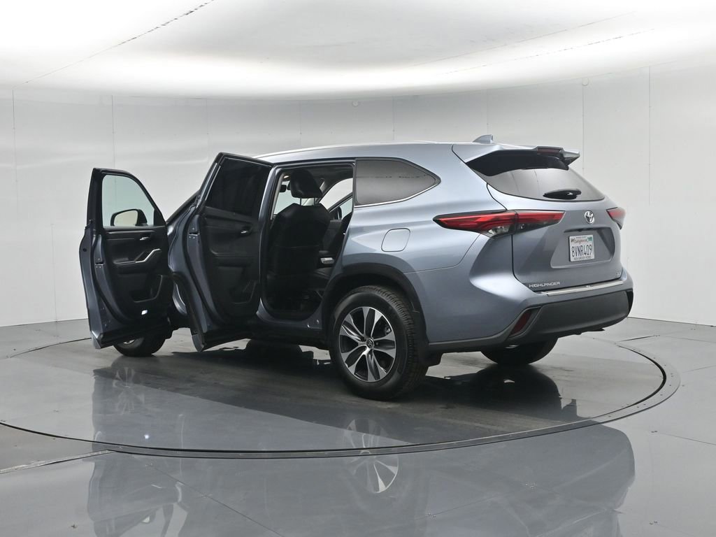 Used 2021 Toyota Highlander XLE image 58