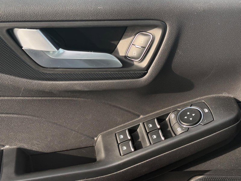 Certified 2025 Ford Escape ST-Line w/ Equipment Group 301A image 27