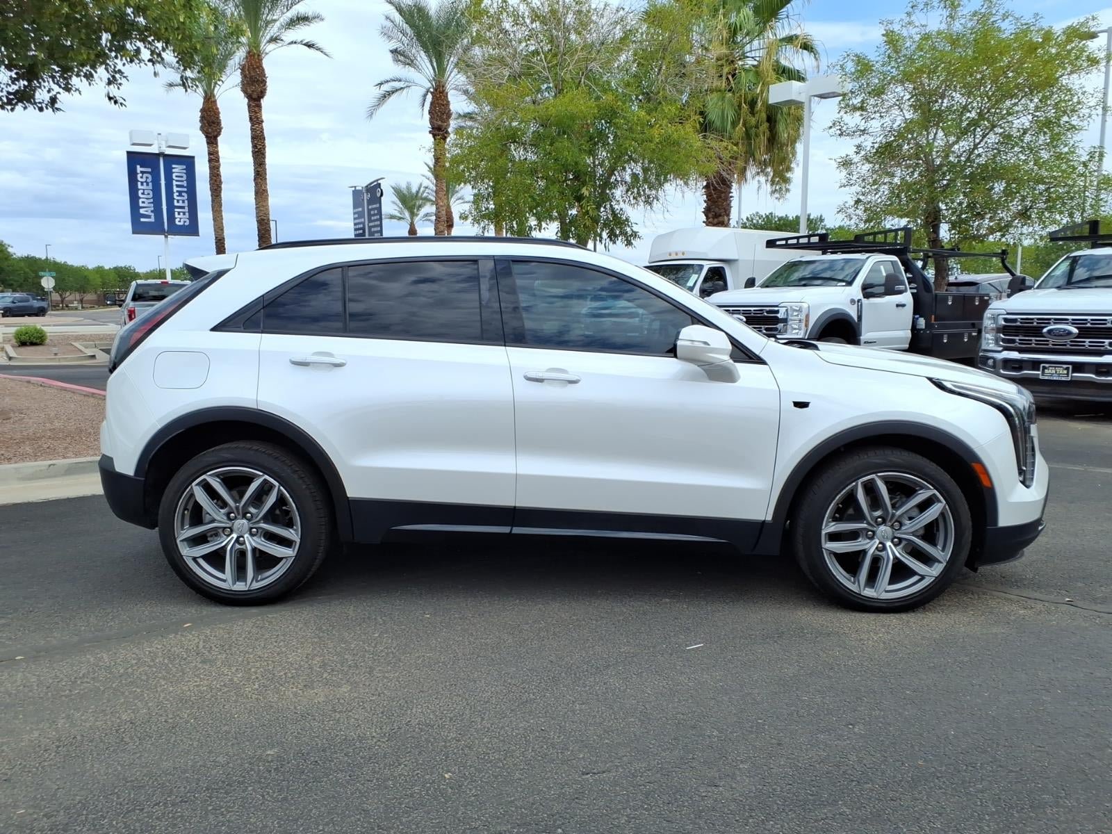 Used 2022 Cadillac XT4 Sport w/ Cold Weather Package FWD image 3
