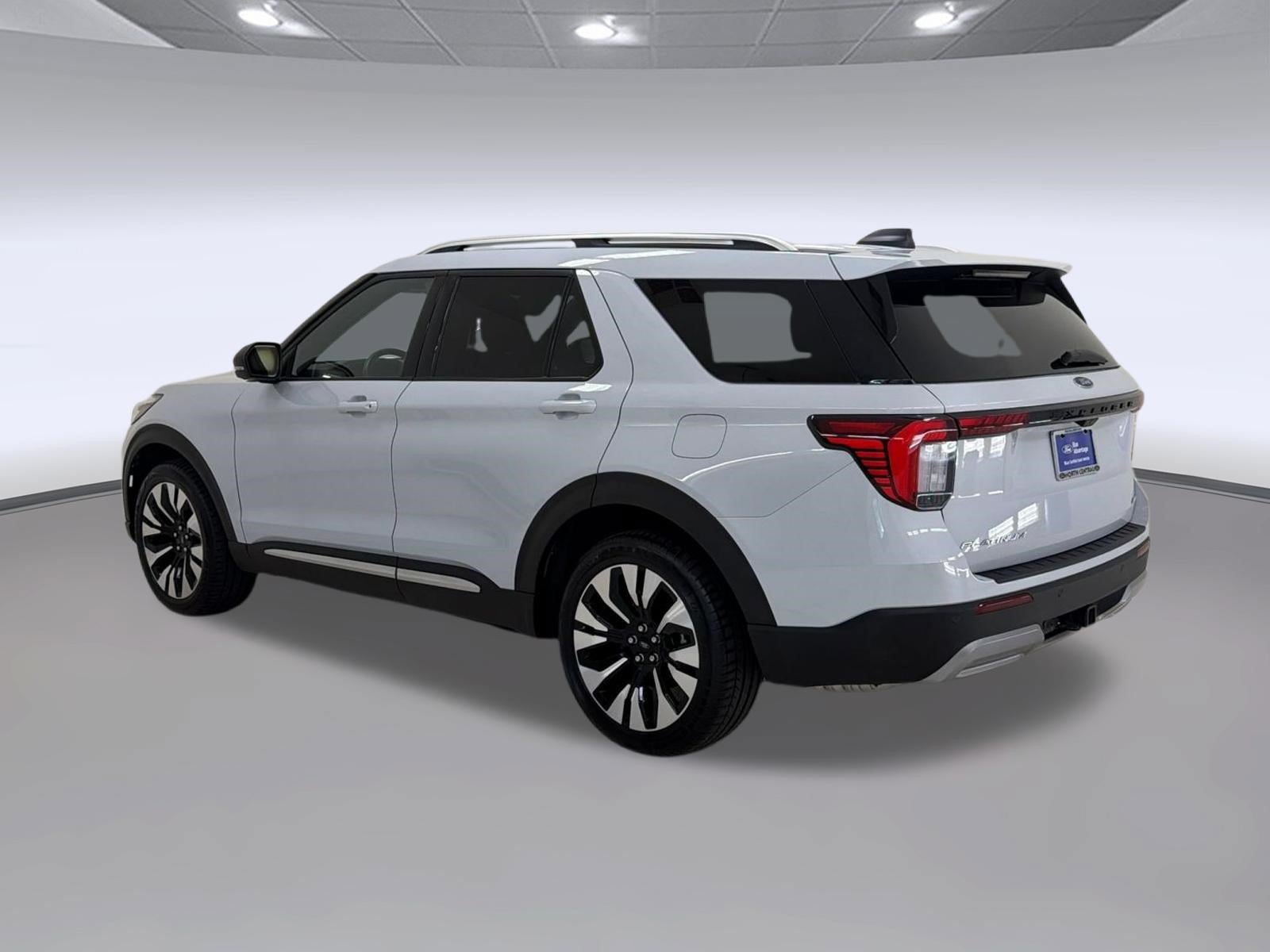 Certified 2025 Ford Explorer Platinum w/ LUX Leather Package AWD/4WD image 3