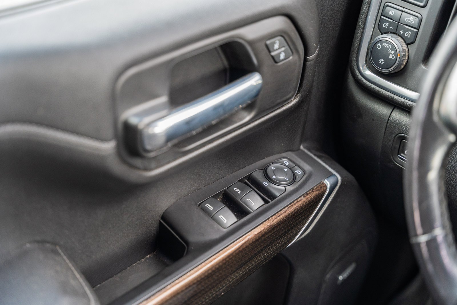 Used 2021 Chevrolet Silverado 1500 LT Trail Boss w/ Convenience Package II image 27