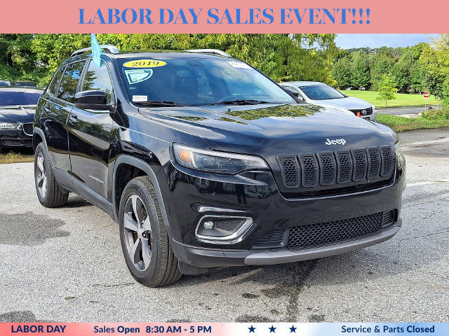 Used 2019 Jeep Cherokee Limited AWD/4WD image 2