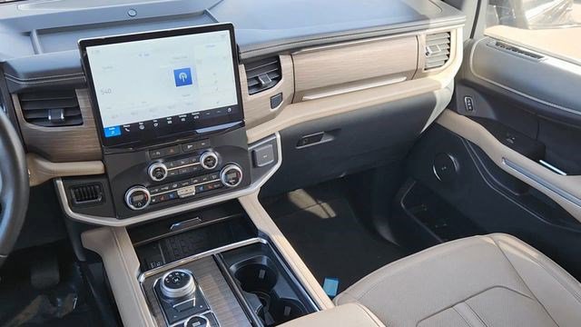Certified 2024 Ford Expedition Limited image 29