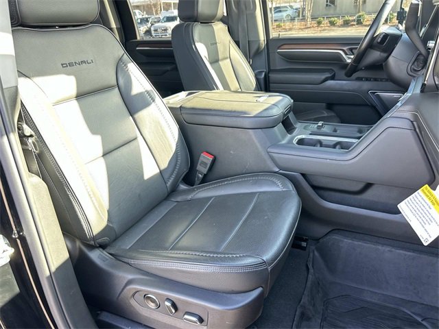 Used 2024 GMC Sierra 3500 Denali w/ Denali Reserve Package image 28