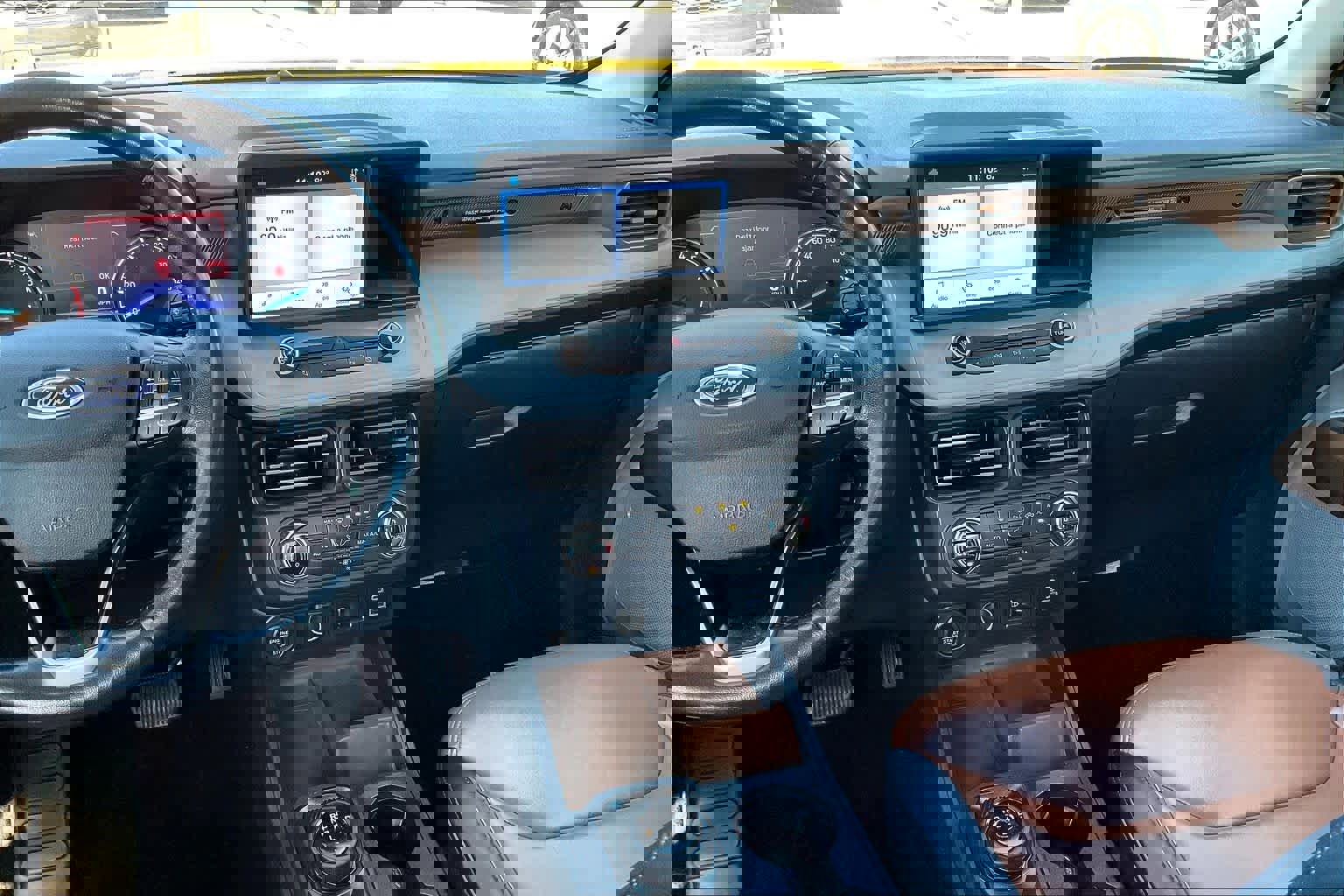 Certified 2022 Ford Maverick Lariat w/ Equipment Group 500A Standard image 8