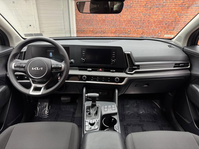 Used 2023 Kia Sportage LX image 13