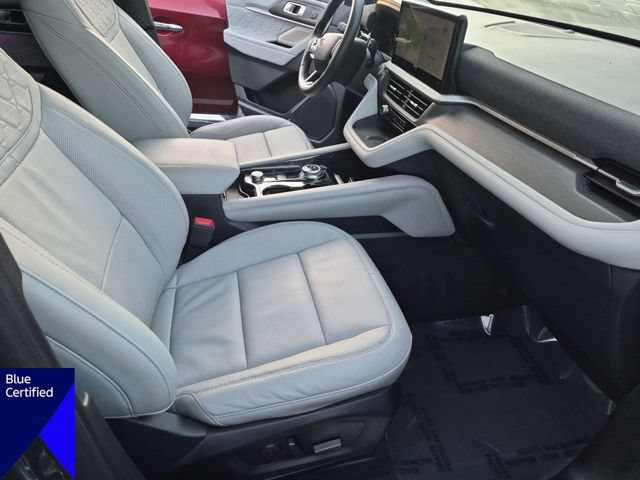 Certified 2025 Ford Explorer Platinum w/ Ultimate Package AWD/4WD image 37