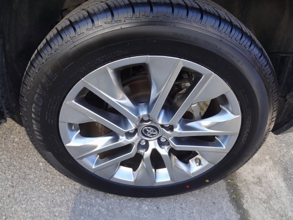 Used 2019 Toyota RAV4 Limited image 11