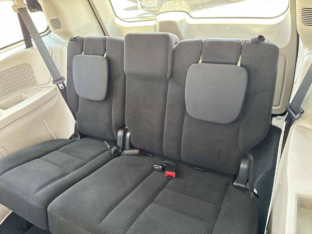 Used 2018 Dodge Grand Caravan SE w/ UConnect Hands-Free Group FWD image 23