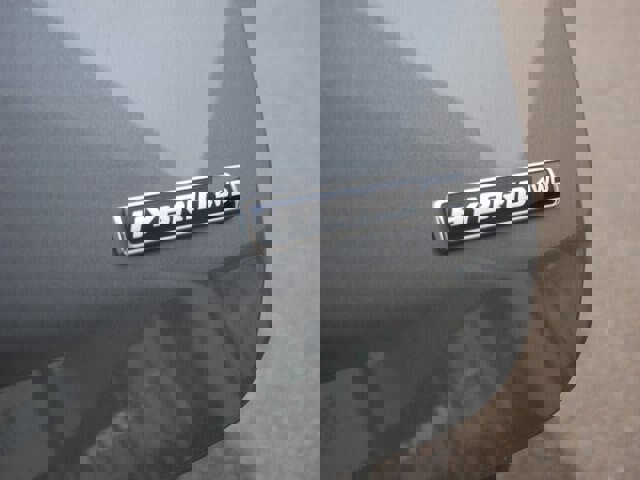 Certified 2022 Ford Explorer Limited w/ Hybrid Equipment Group 310A image 9