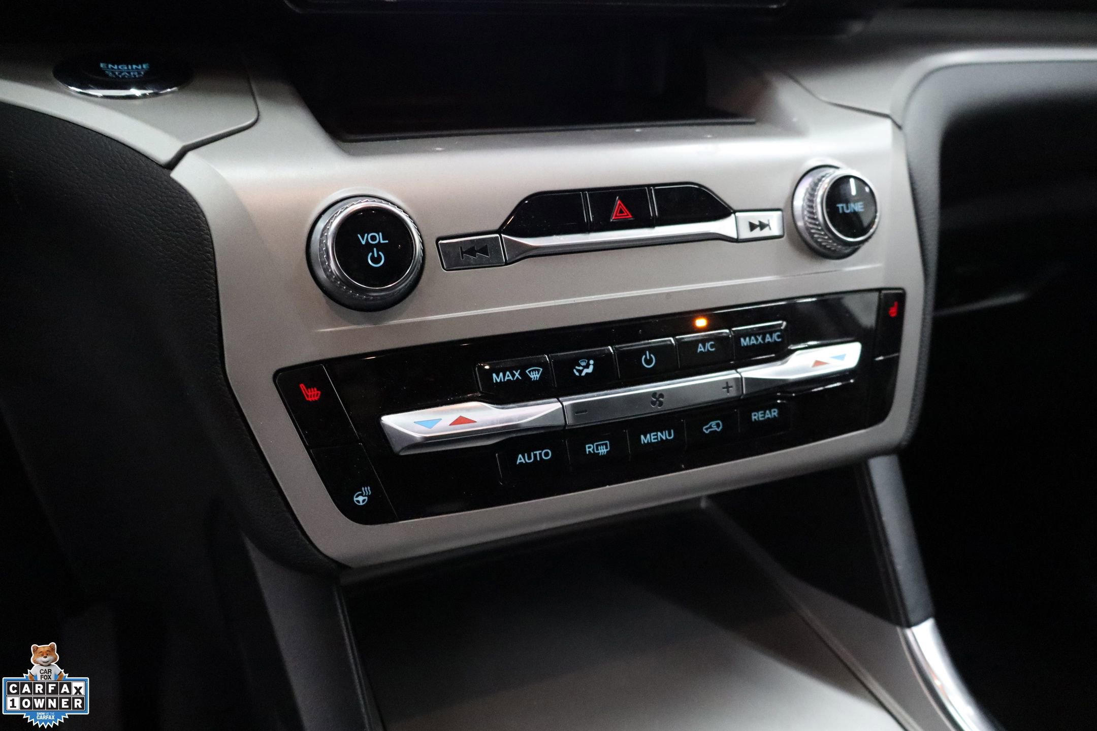 Certified 2024 Ford Explorer XLT w/ Equipment Group 202A image 21