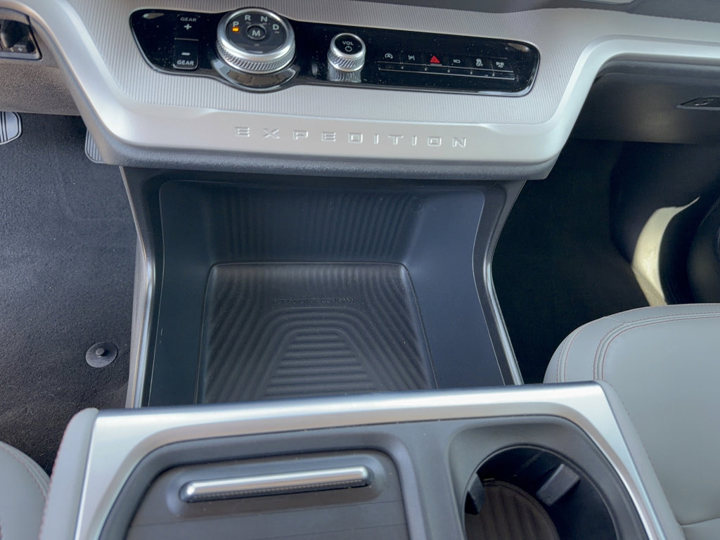 Certified 2025 Ford Expedition Active image 32