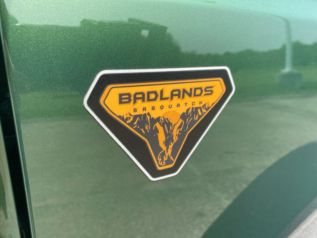 Certified 2022 Ford Bronco Badlands w/ Sasquatch Package AWD/4WD image 18