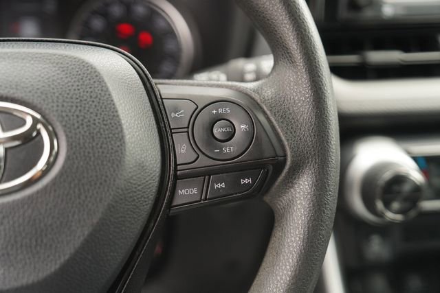 Used 2022 Toyota RAV4 XLE FWD image 23