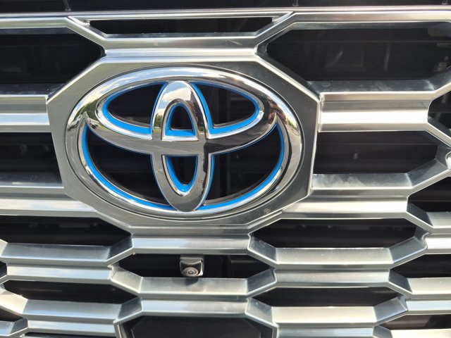 Used 2024 Toyota Sequoia Capstone AWD/4WD image 39