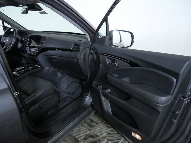 Used 2020 Honda Pilot Elite image 11