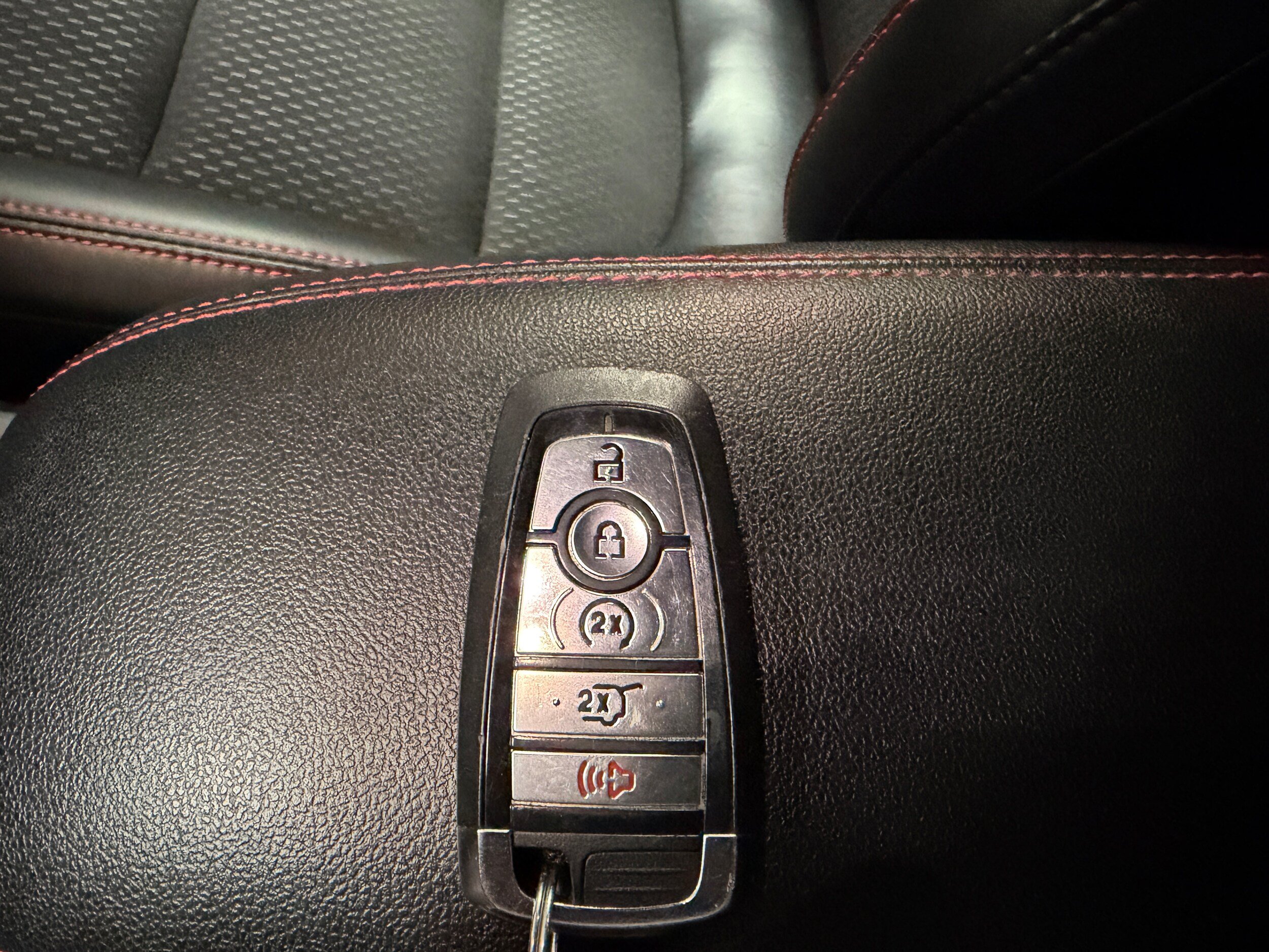Certified 2025 Ford Escape ST-Line Select AWD/4WD image 35