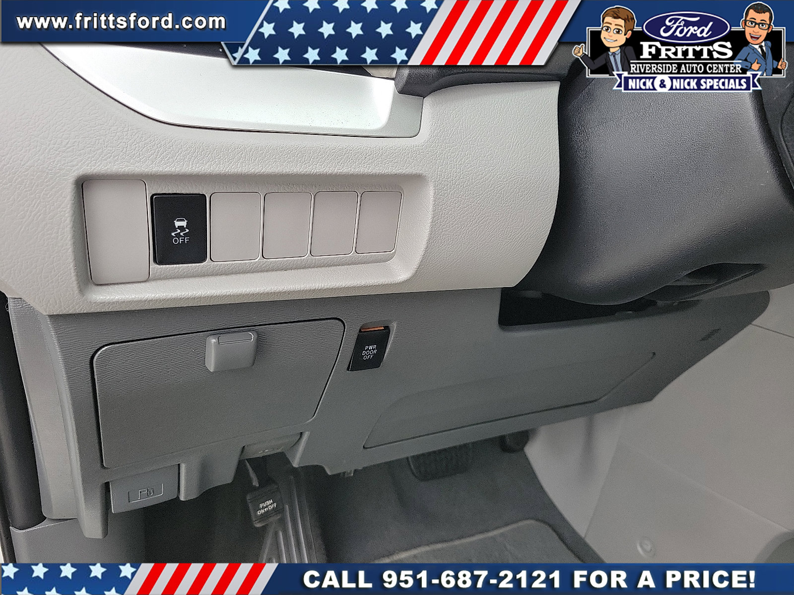 Used 2020 Toyota Sienna LE w/ Carpet Mat Package FWD image 11