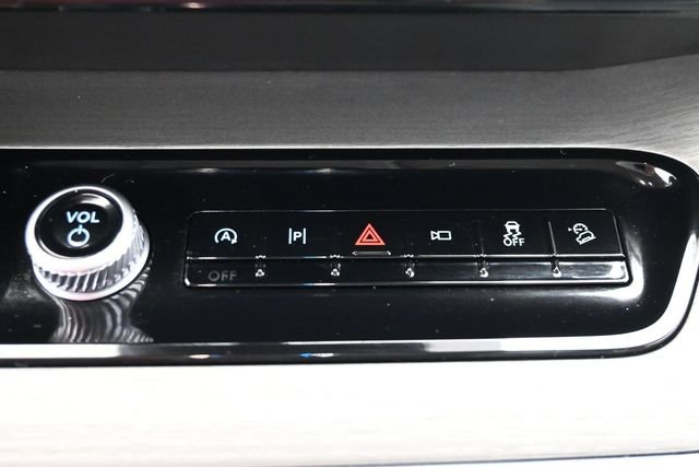 Certified 2025 Ford Expedition Platinum w/ Driver's Package AWD/4WD image 25
