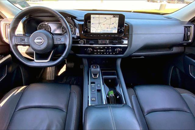 Used 2023 Nissan Pathfinder SL w/ Lighting Package (N92) image 15
