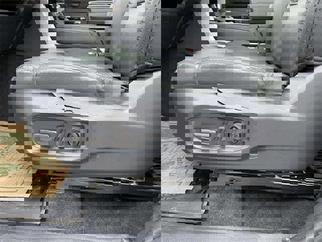 Used 2024 Toyota Tundra Limited image 19