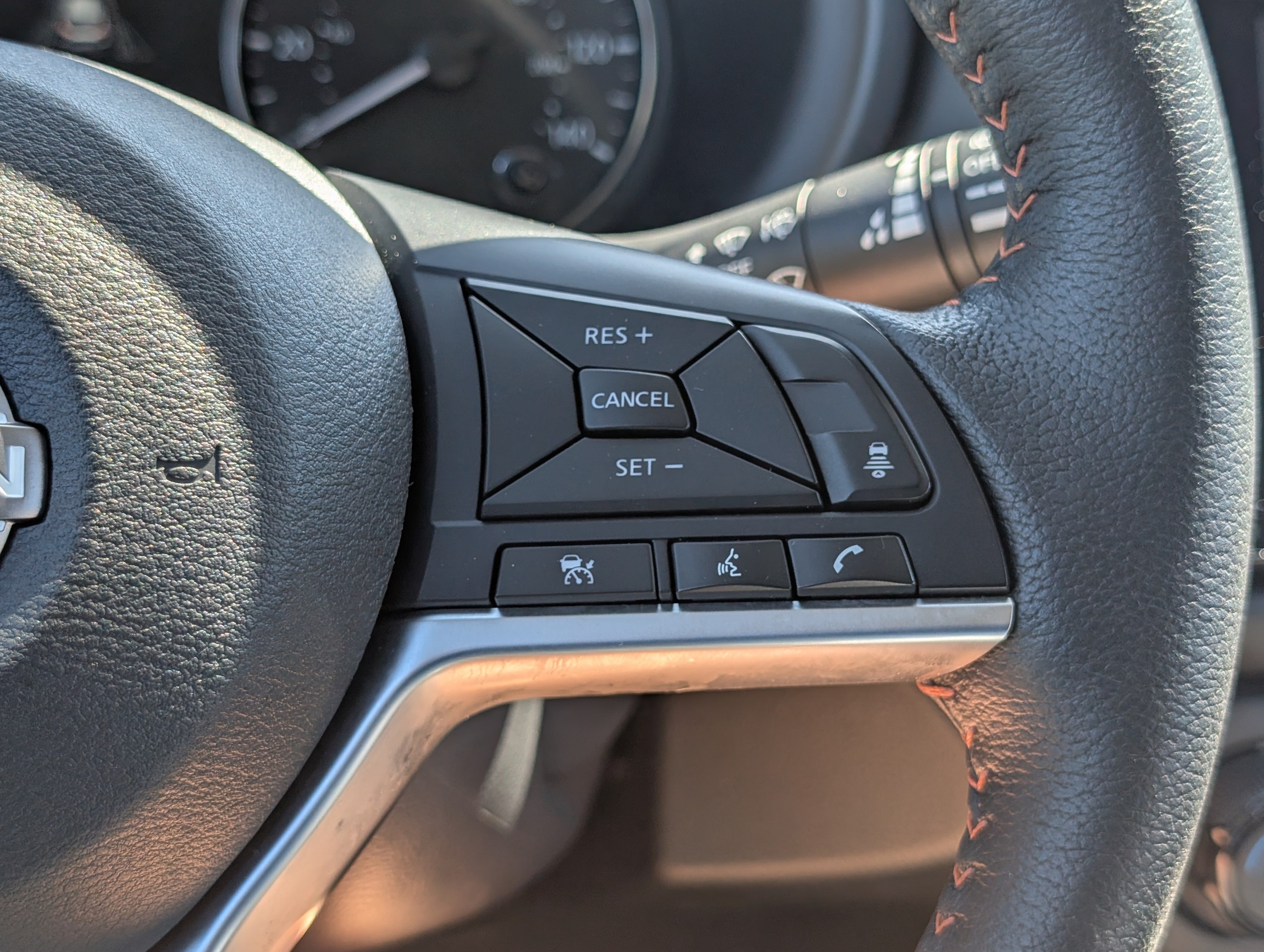 Used 2023 Nissan Kicks SR w/ SR Premium Package FWD image 20