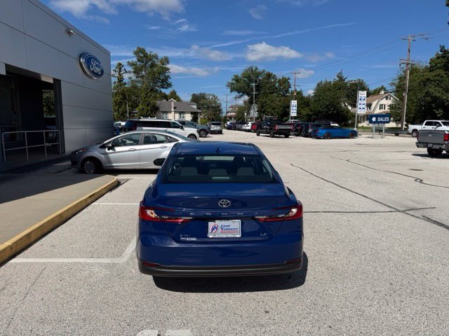 Used 2025 Toyota Camry LE FWD image 10