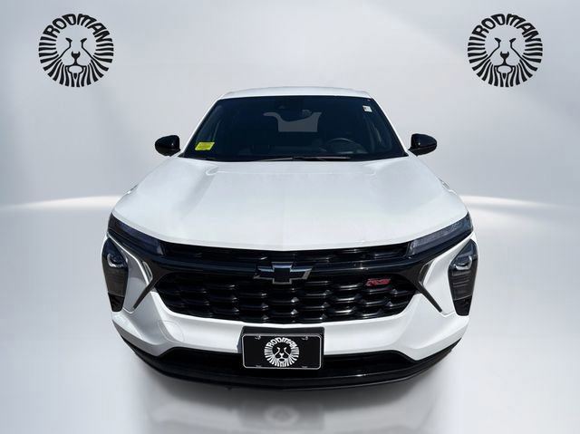 Used 2024 Chevrolet Trax RS FWD image 8