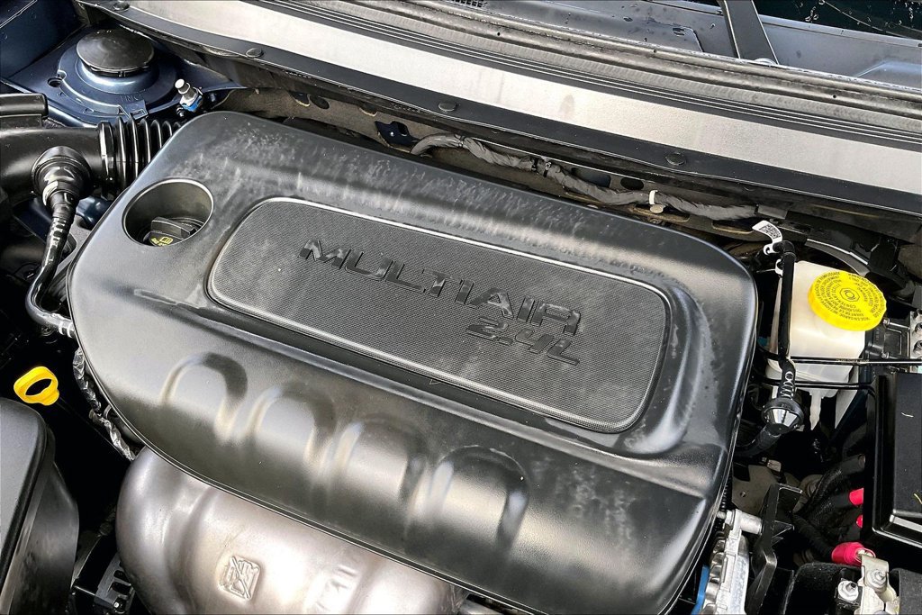 Used 2020 Jeep Cherokee Latitude Plus FWD image 32