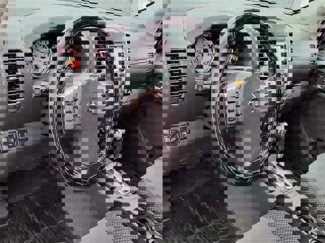 Used 2019 Nissan Frontier PRO-4X image 11