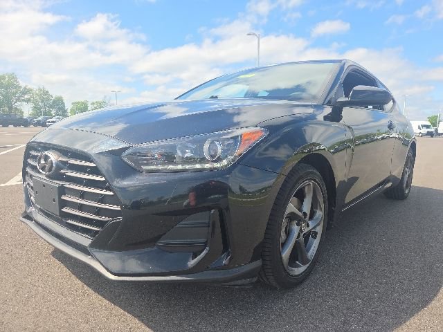 Used 2019 Hyundai Veloster 2.0 FWD video 2