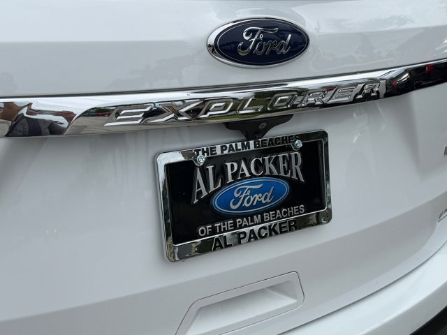 Certified 2017 Ford Explorer XLT FWD image 18