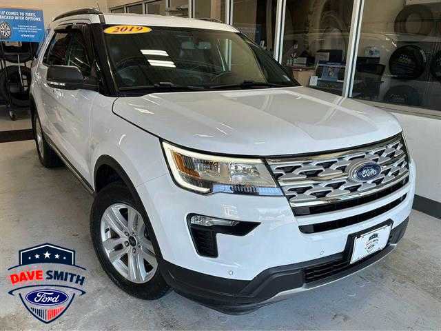 Certified 2019 Ford Explorer XLT w/ Equipment Group 202A image 1