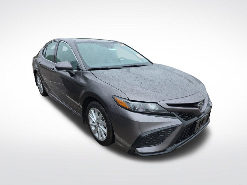 Used 2024 Toyota Camry SE FWD image 2