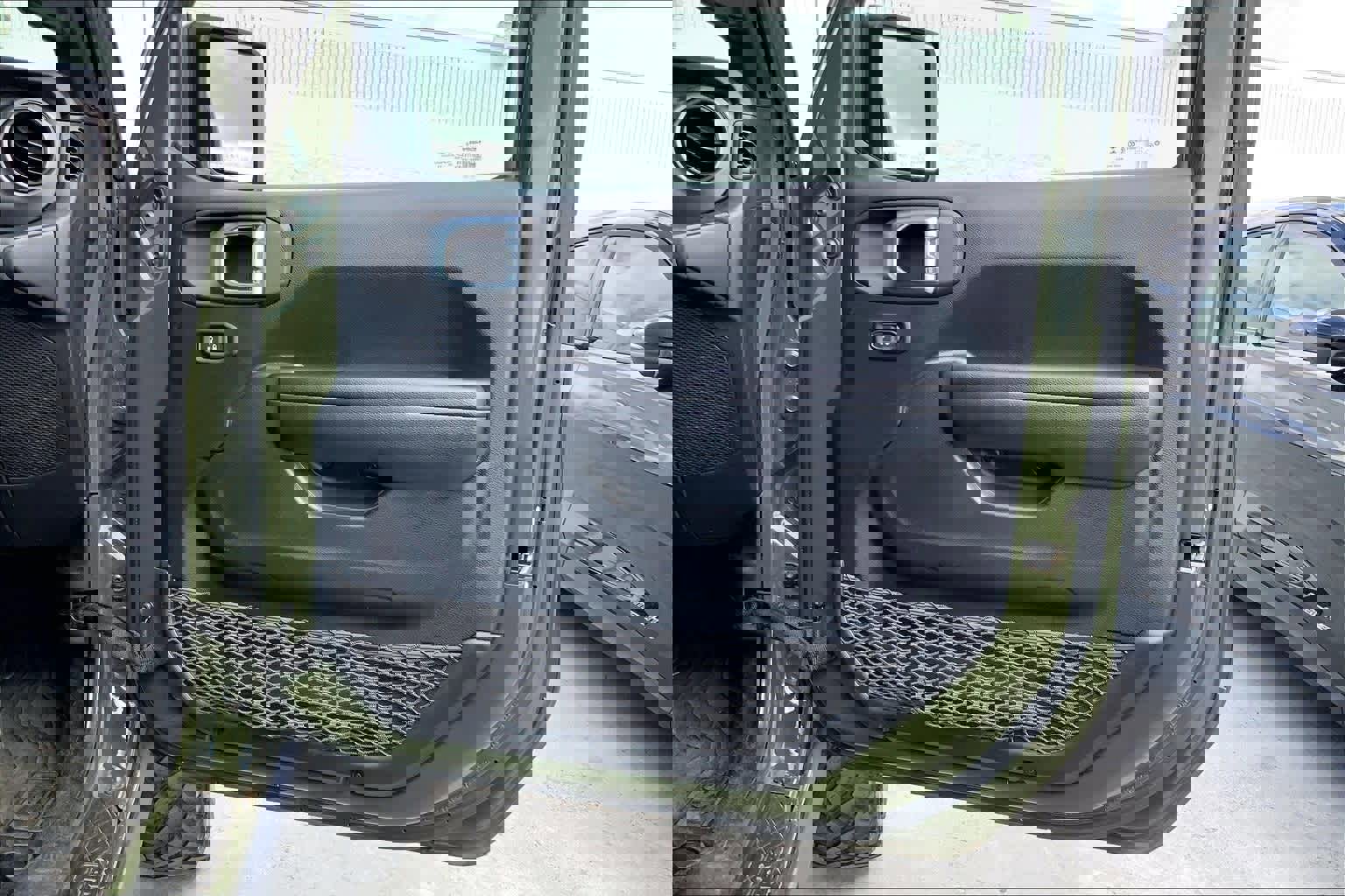 Used 2021 Jeep Gladiator Sport image 28