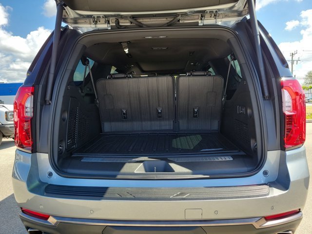 Used 2025 GMC Yukon XL AT4 Ultimate w/ LPO, Floor Liner Package image 15