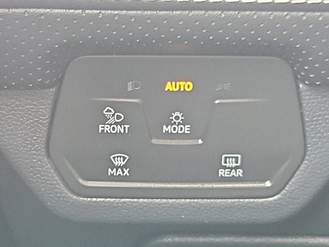 Used 2024 Volkswagen Atlas SE AWD/4WD image 21