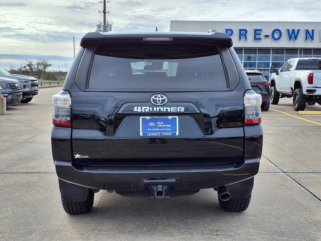 Used 2022 Toyota 4Runner SR5 image 5