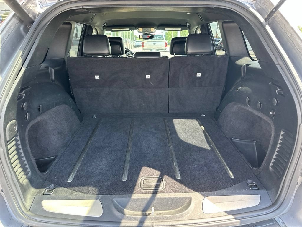 Used 2017 Jeep Grand Cherokee Limited w/ Trailer Tow Group IV AWD/4WD image 19
